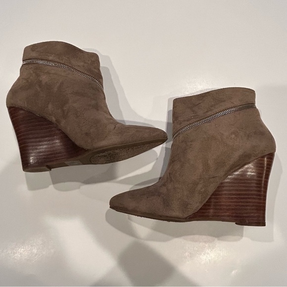 JustFab Karsey brown suede zipper booties size 8 - Picture 2 of 9